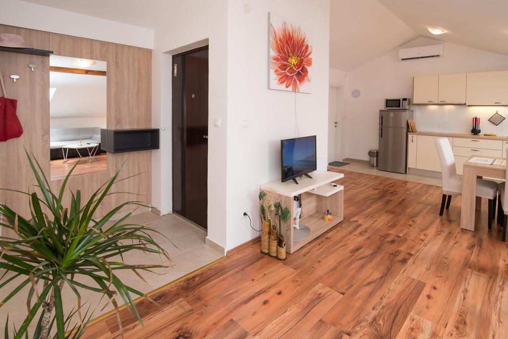 Apartman Marinko Krk Town Exterior foto